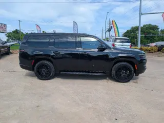 2023 Jeep Wagoneer