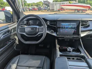2023 Jeep Wagoneer