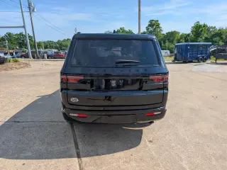 2023 Jeep Wagoneer