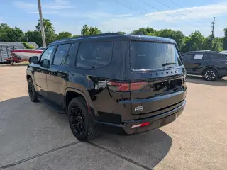 2023 Jeep Wagoneer