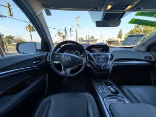 2017 Acura MDX 9-Spd AT w/Tech and Entertainment Package