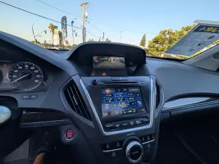 2017 Acura MDX 9-Spd AT w/Tech and Entertainment Package