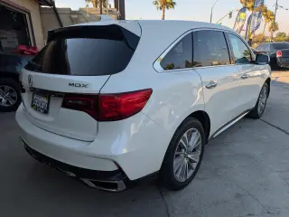 2017 Acura MDX 9-Spd AT w/Tech and Entertainment Package