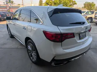2017 Acura MDX 9-Spd AT w/Tech and Entertainment Package