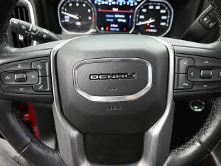 GMC Sierra 1500 2019 4x4 Denali 4dr Crew Cab 5.8 ft. SB