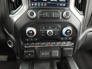 GMC Sierra 1500 2019 4x4 Denali 4dr Crew Cab 5.8 ft. SB