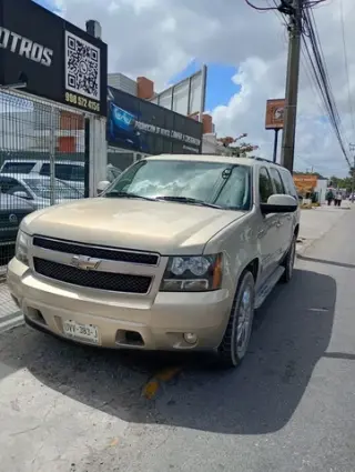 Remato Suburban buen estado