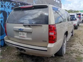 Remato Suburban buen estado