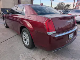 2016 Chrysler 300 Limited RWD