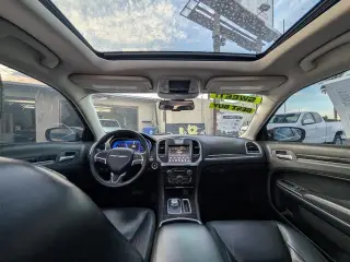 2016 Chrysler 300 Limited RWD