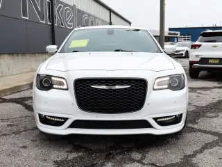 2018 Chrysler 300S RWD