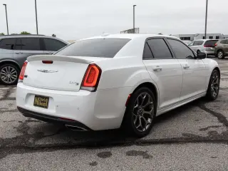 2018 Chrysler 300S RWD