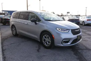 2024 Chrysler Pacifica Limited FWD