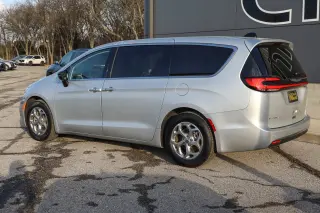 2024 Chrysler Pacifica Limited FWD