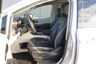 2024 Chrysler Pacifica Limited FWD