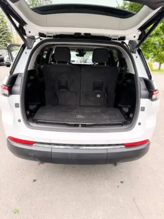 2021 Jeep Grand Cherokee L Laredo