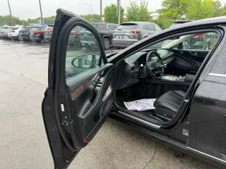 2021 Genesis G80 Base