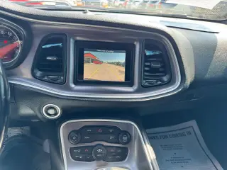 2019 Dodge Challenger SXT RWD