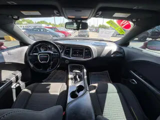 2019 Dodge Challenger SXT RWD
