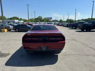 2019 Dodge Challenger SXT RWD