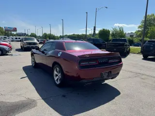 2019 Dodge Challenger SXT RWD