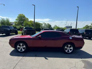 2019 Dodge Challenger SXT RWD