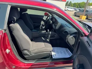 2019 Dodge Challenger SXT RWD