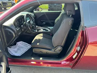 2019 Dodge Challenger SXT RWD