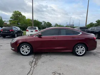2016 Chrysler 200 Limited