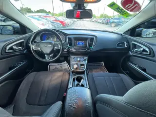2016 Chrysler 200 4dr Sdn Limited FWD