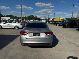 2016 Chrysler 200 4dr Sdn Limited FWD