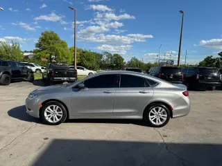 2016 Chrysler 200 4dr Sdn Limited FWD