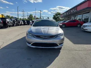 2016 Chrysler 200 4dr Sdn Limited FWD