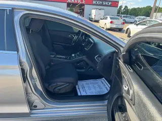 2016 Chrysler 200 4dr Sdn Limited FWD