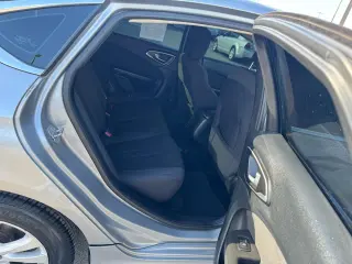 2016 Chrysler 200 4dr Sdn Limited FWD