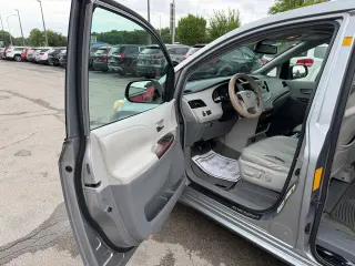 2011 Toyota Sienna XLE
