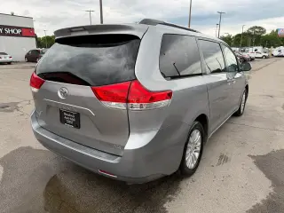 2011 Toyota Sienna XLE