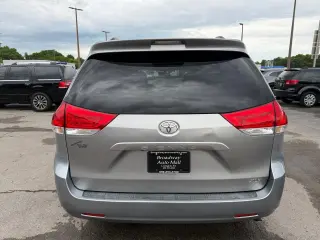 2011 Toyota Sienna XLE
