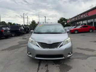 2011 Toyota Sienna XLE
