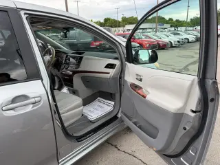 2011 Toyota Sienna XLE