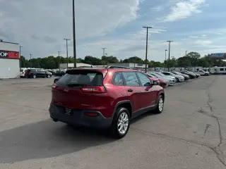 2016 Jeep Cherokee FWD 4dr Sport