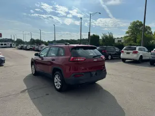 2016 Jeep Cherokee FWD 4dr Sport