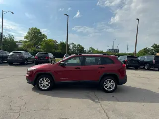 2016 Jeep Cherokee FWD 4dr Sport