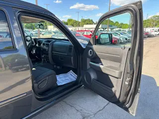 2011 Dodge Nitro 4WD 4dr SXT