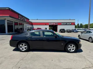 2010 Dodge Charger 4dr Sdn SXT RWD