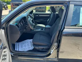 2010 Dodge Charger 4dr Sdn SXT RWD