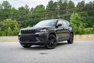 Jeep Grand Cherokee 2022 4x4 Laredo 4dr SUV (midyear release)