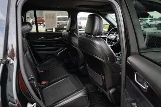 Jeep Grand Cherokee 2022 4x4 Laredo 4dr SUV (midyear release)