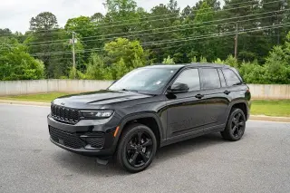 Jeep Grand Cherokee 2022 4x4 Laredo 4dr SUV (midyear release)