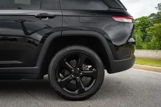Jeep Grand Cherokee 2022 4x4 Laredo 4dr SUV (midyear release)